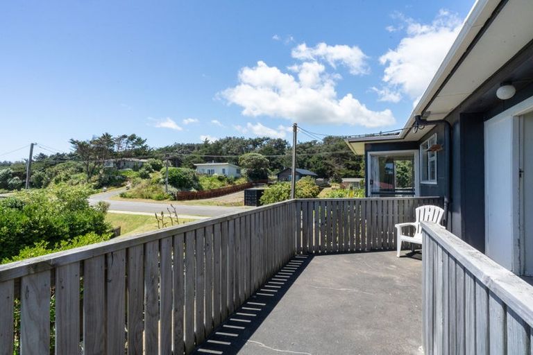 Photo of property in 141 Kahukura Avenue, Waitarere Beach, Levin, 5510