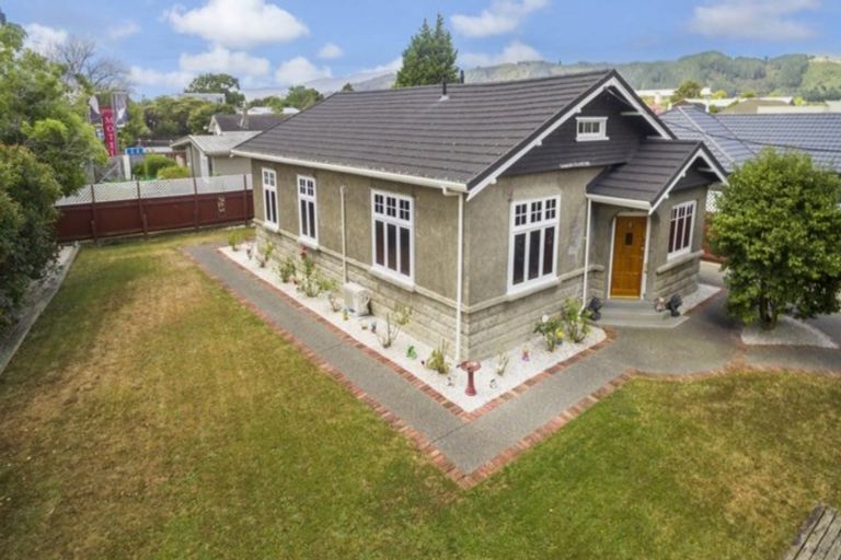 Photo of property in 1 Camp Street, Heretaunga, Upper Hutt, 5018