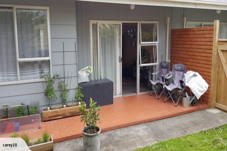 Photo of property in 2/80 Airlie Road, Plimmerton, Porirua, 5026