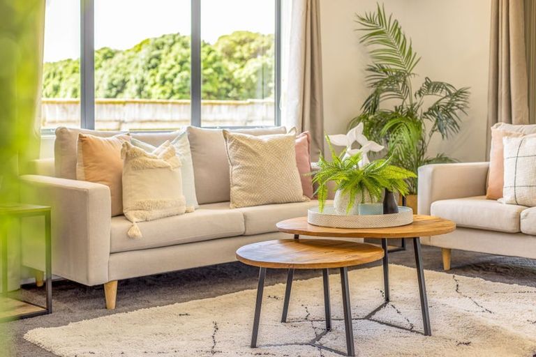 Photo of property in 18 Guildford Drive, Paraparaumu, 5032