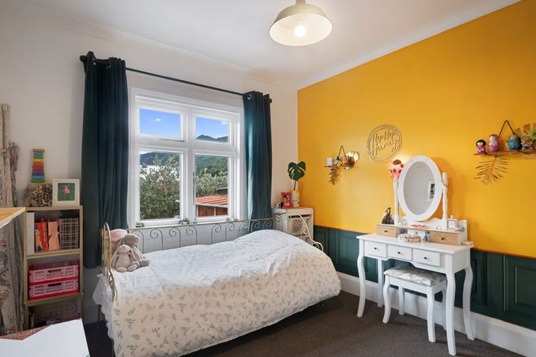 Photo of property in 28 Matenga Street, Waikanae, 5036