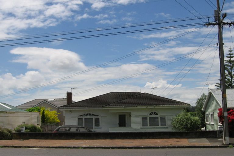 Photo of property in 437a Point Chevalier Road, Point Chevalier, Auckland, 1022