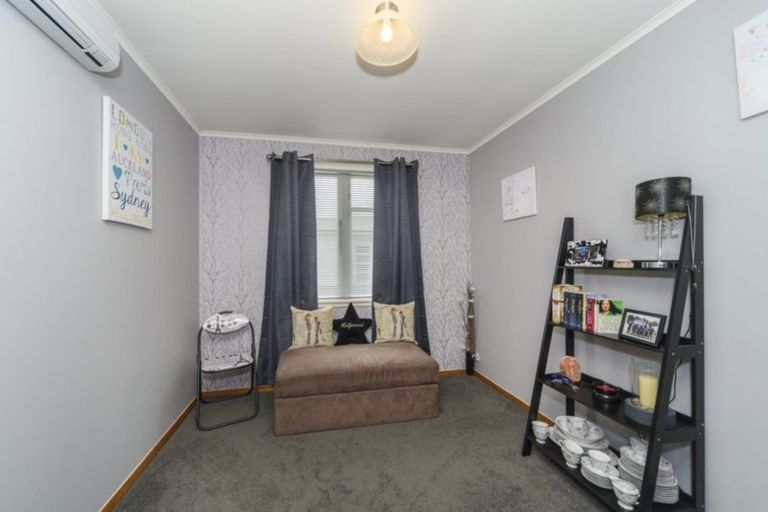 Photo of property in 19 Pembroke Street, Highbury, Palmerston North, 4412