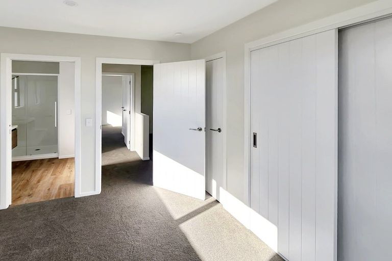 Photo of property in 7/31 Wainuiomata Road, Wainuiomata, Lower Hutt, 5014