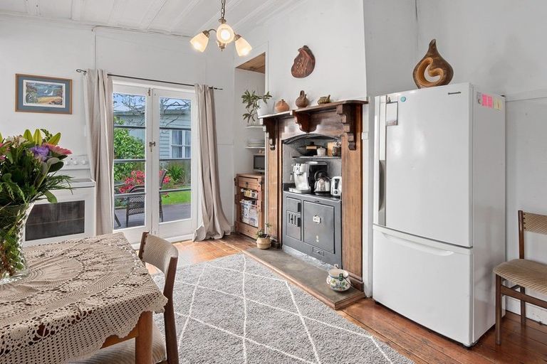 Photo of property in 16 George Street, Hikurangi, 0114