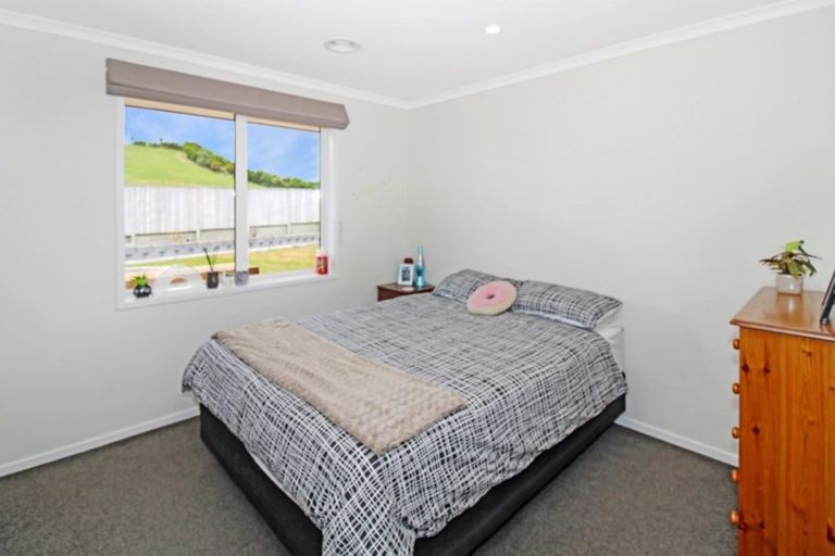 Photo of property in 1 Ongarui Close, Whalers Gate, New Plymouth, 4310