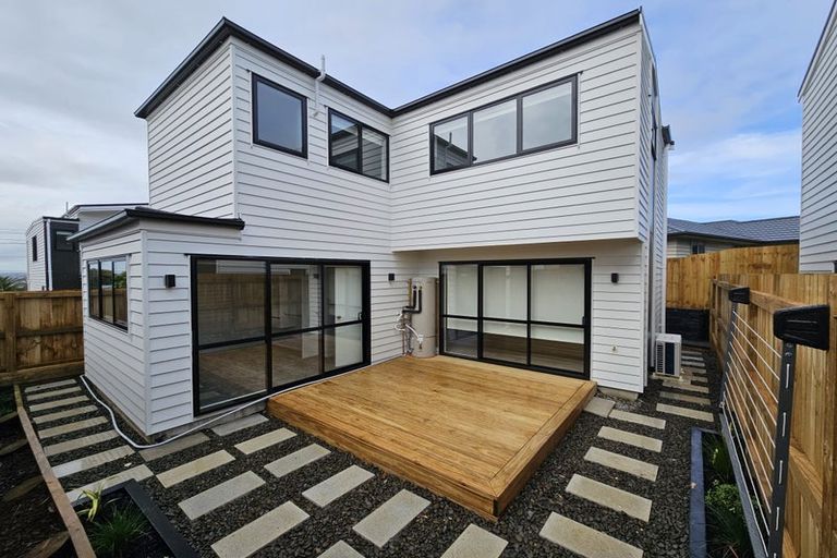 Photo of property in 4e Hepburn Road, Glendene, Auckland, 0602