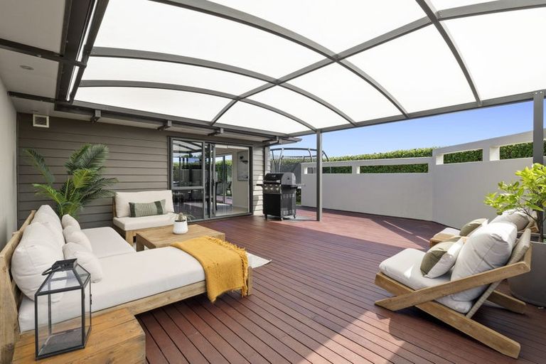 Photo of property in 9 Sampson Avenue, Waiwhakaiho, New Plymouth, 4312