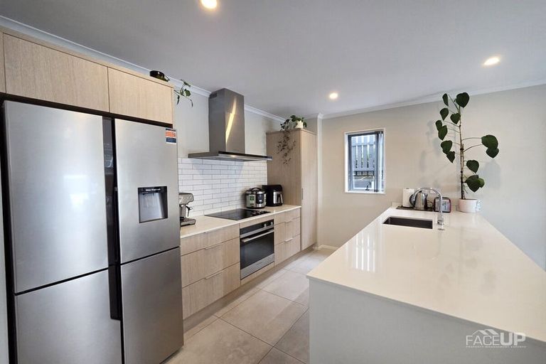 Photo of property in 10 Te Rau Place, Hobsonville, Auckland, 0616