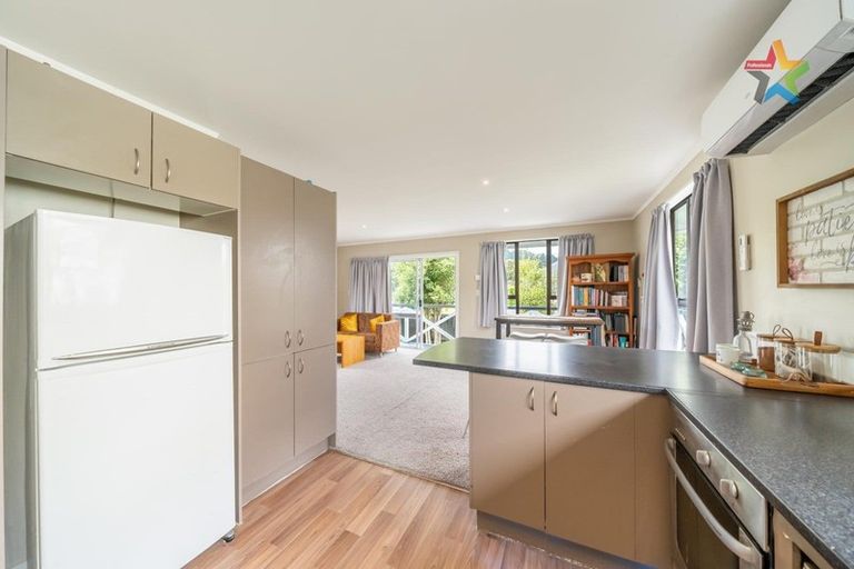 Photo of property in 2/79 Molesworth Street, Taita, Lower Hutt, 5011