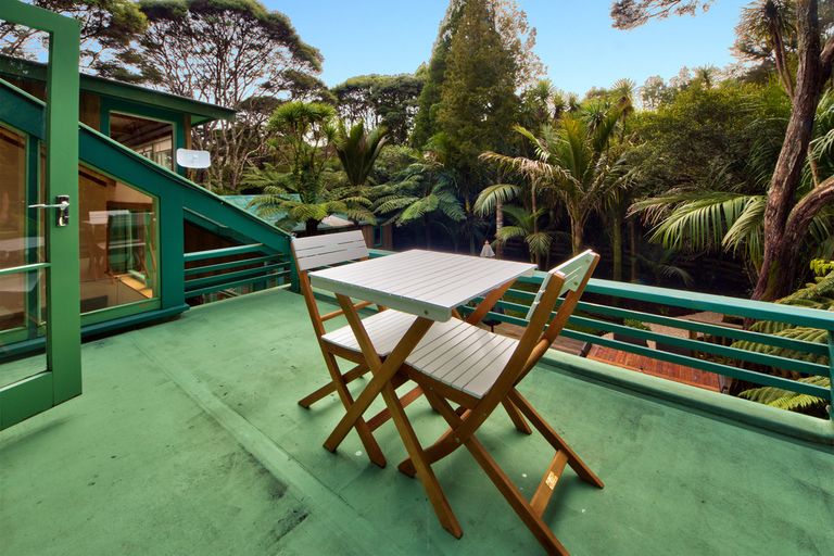 Photo of property in 6 Cochran Road, Oratia, Auckland, 0604