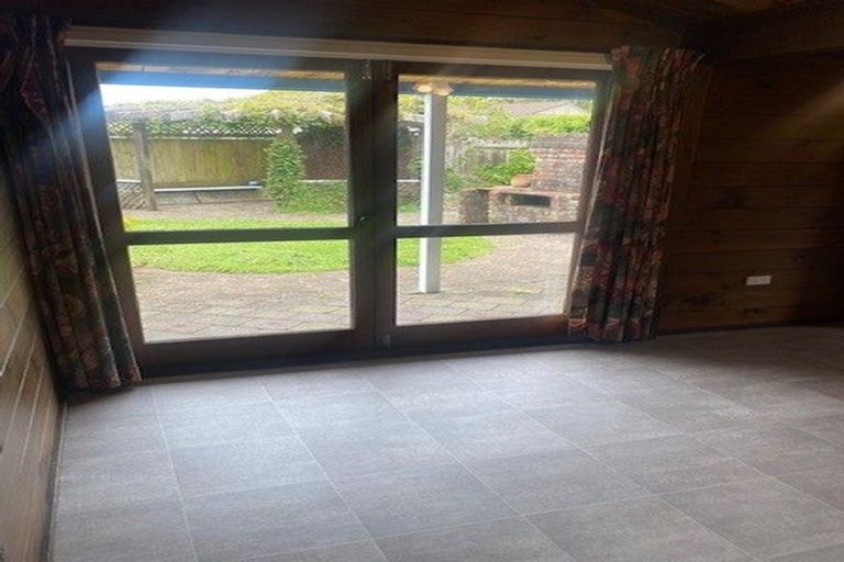 Photo of property in 295 Mangorei Road, Merrilands, New Plymouth, 4312
