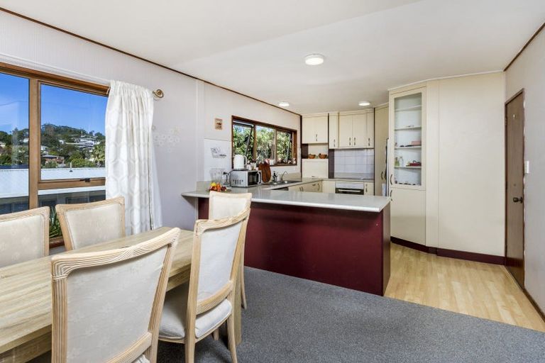 Photo of property in 2/31 Amante Crescent, Mairangi Bay, Auckland, 0630