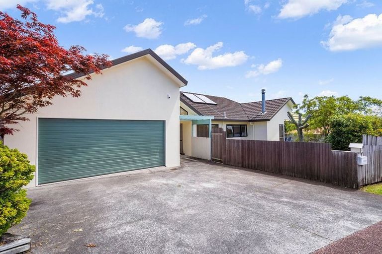 Photo of property in 11 Sandpiper Grove, Unsworth Heights, Auckland, 0632