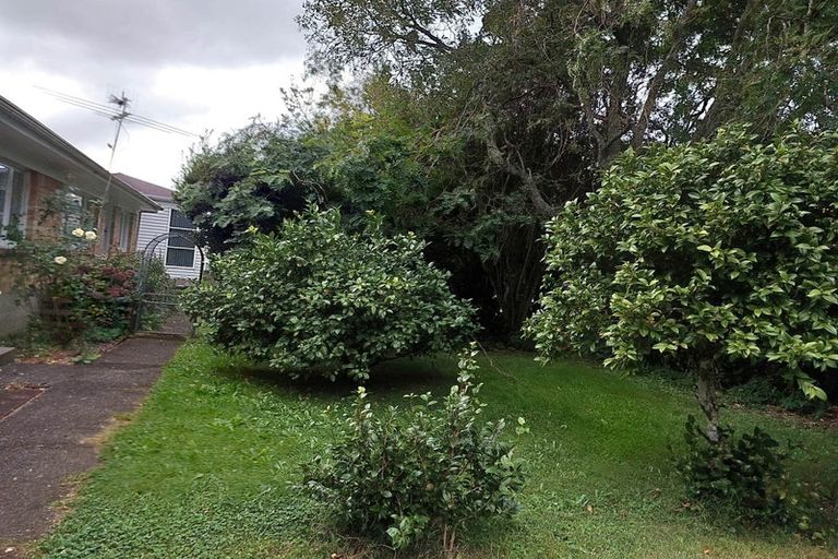 Photo of property in 2/19 Russell Road, Manurewa, Auckland, 2102