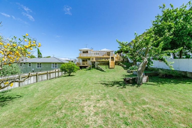 Photo of property in 12 Gray Avenue, Paraparaumu Beach, Paraparaumu, 5032