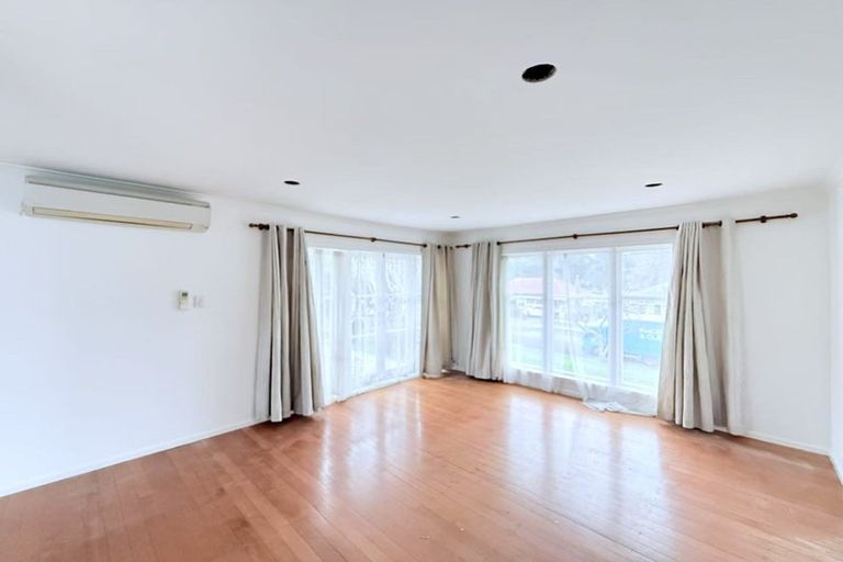 Photo of property in 46 Wilsher Crescent, Henderson, Auckland, 0612