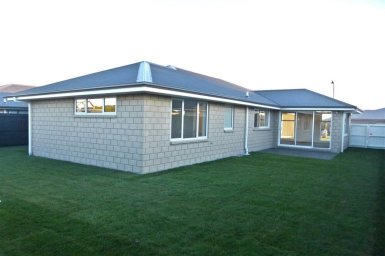 Photo of property in 41 Dalwood Crescent, Rolleston, 7614