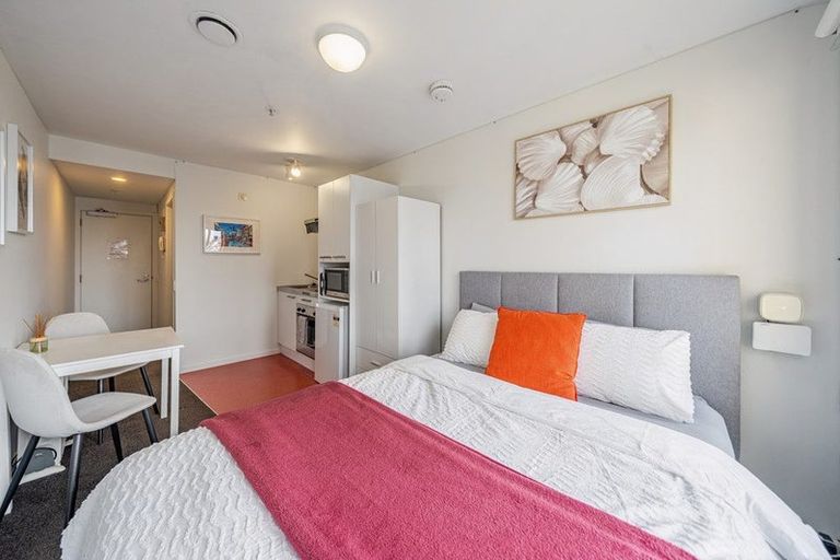 Photo of property in Orange Apartments/victoria Centr, 805/169 The Terrace, Wellington Central, Wellington, 6011