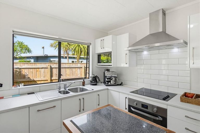Photo of property in 16b Michael Road, Paraparaumu Beach, Paraparaumu, 5032