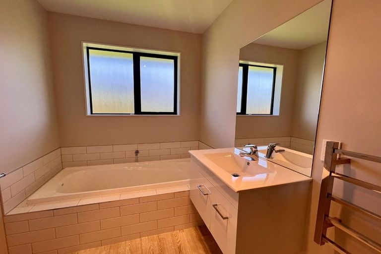 Photo of property in 4 Applegrove Crescent, Belfast, Christchurch, 8051