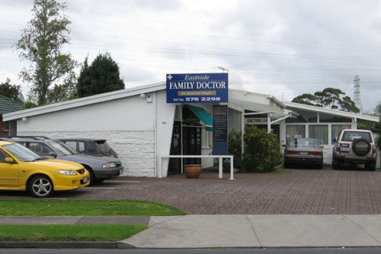 Photo of property in 1/23 Ti Rakau Drive, Pakuranga, Auckland, 2010