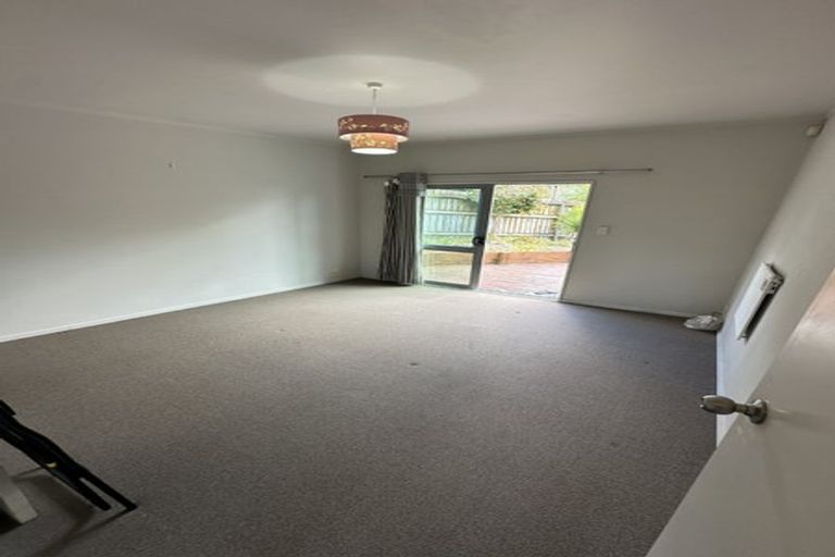 Photo of property in 72 Kervil Avenue, Te Atatu Peninsula, Auckland, 0610