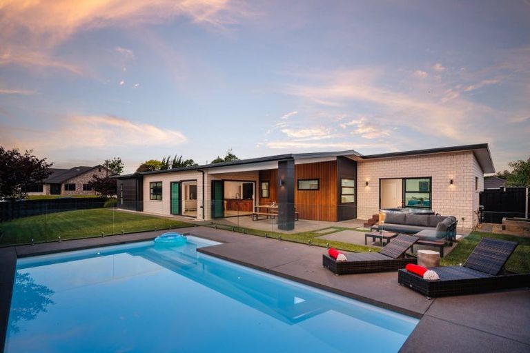 Photo of property in 13 Glaisdale Crescent, Flagstaff, Hamilton, 3210