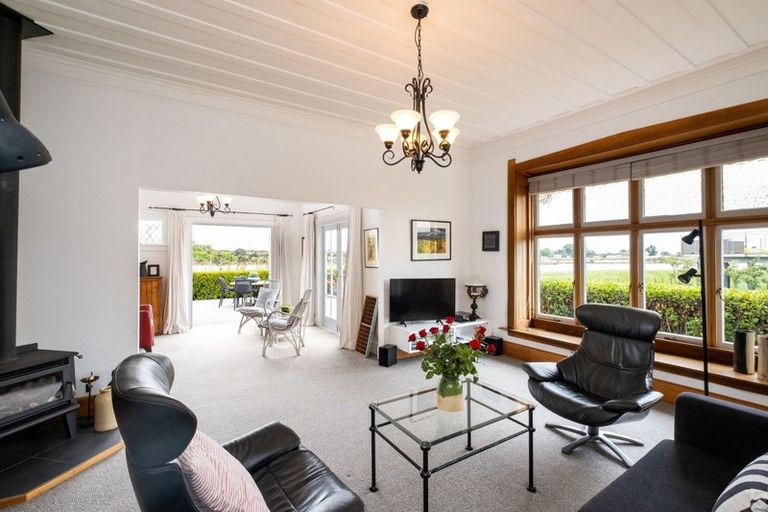 Photo of property in 15 Old Ferry Road, Clive, 4102