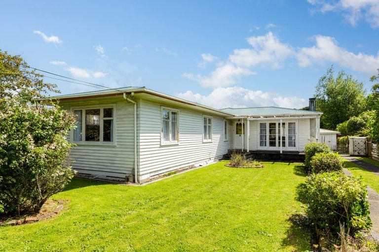Photo of property in 21 Wellington Road, Wainuiomata, Lower Hutt, 5014