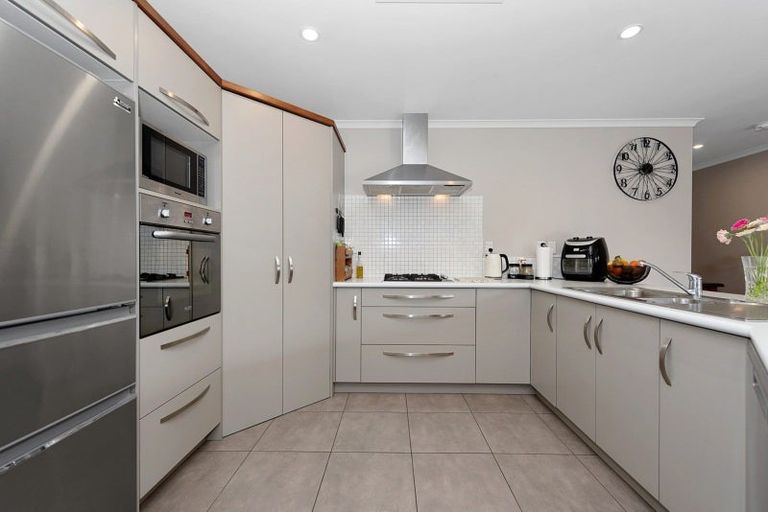 Photo of property in 3 Vantage Place, Flagstaff, Hamilton, 3210