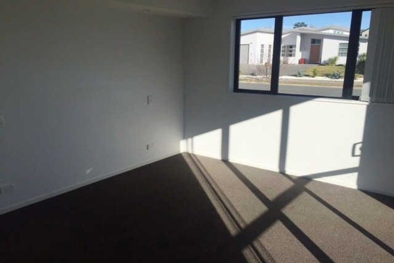 Photo of property in 10 Waipara Road, Pegasus, 7612