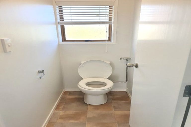 Photo of property in 3/19 Chequers Avenue, Glenfield, Auckland, 0629