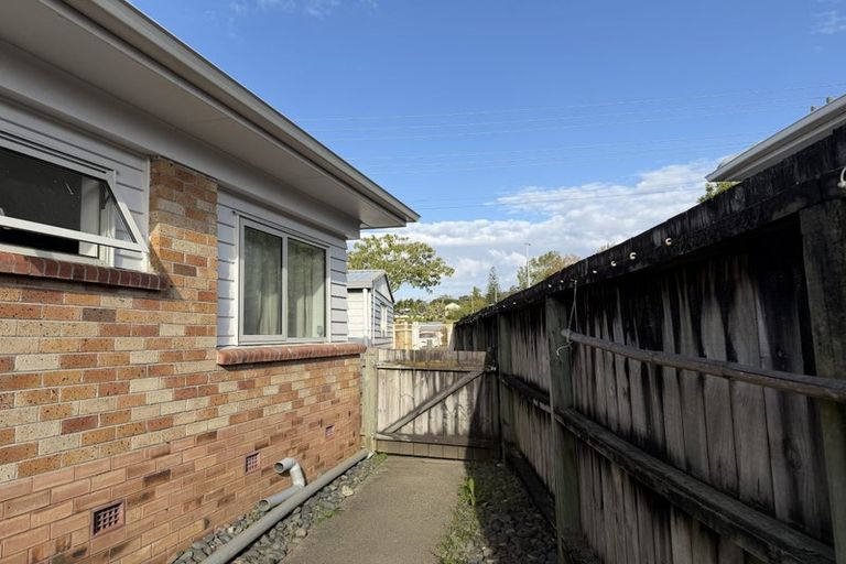 Photo of property in 1/132 Archers Road, Glenfield, Auckland, 0629