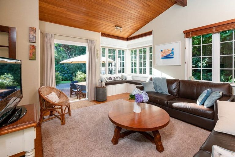 Photo of property in 1234 Paekakariki Hill Road, Paekakariki Hill, Porirua, 5381