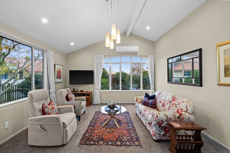 Photo of property in 30 Pukekura Place, Taradale, Napier, 4112