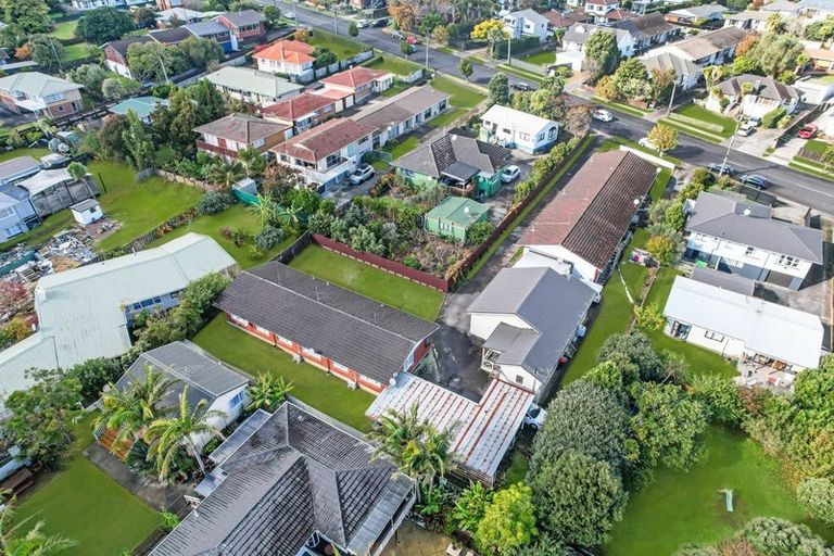 Photo of property in 22 Grande Vue Road, Hillpark, Auckland, 2102