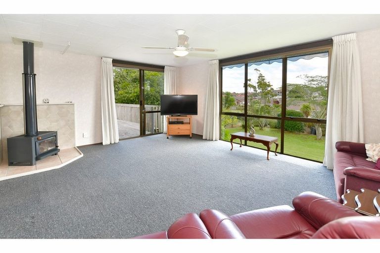 Photo of property in 16 Bay Vista Drive, Red Beach, 0932