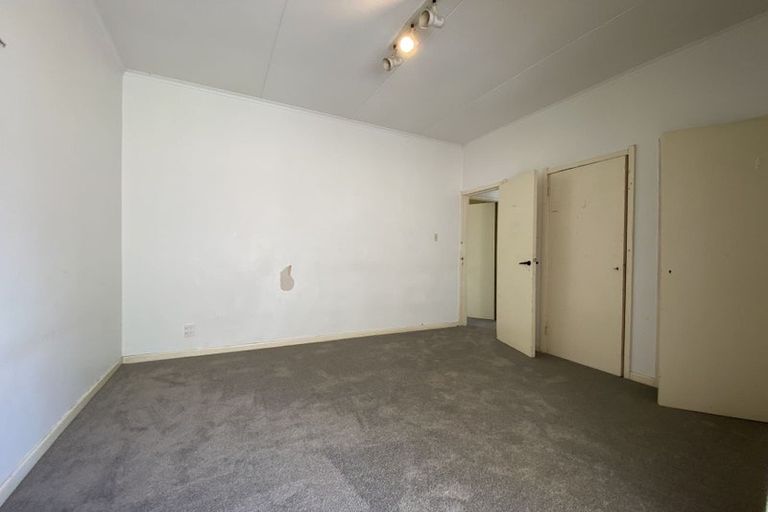 Photo of property in 14 Lincoln Road, Henderson, Auckland, 0610