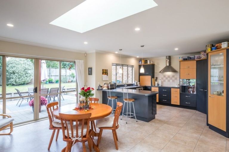 Photo of property in 10 Compass Court, Paraparaumu, 5032