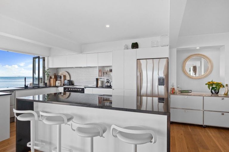 Photo of property in 2/259 Hurstmere Road, Takapuna, Auckland, 0622