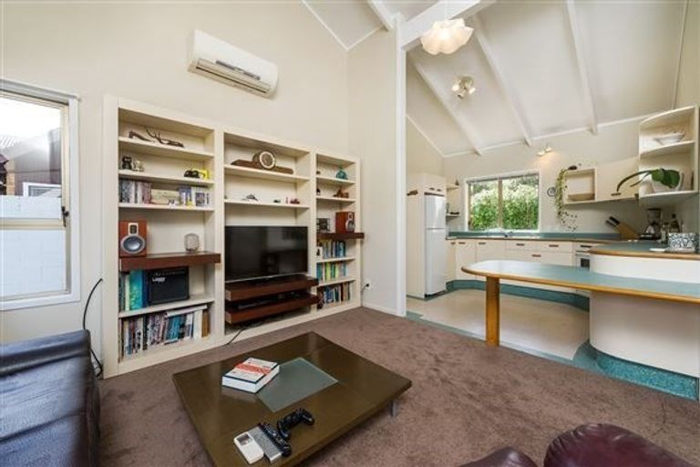 Photo of property in 1/16 Gladys Avenue, Glenfield, Auckland, 0629