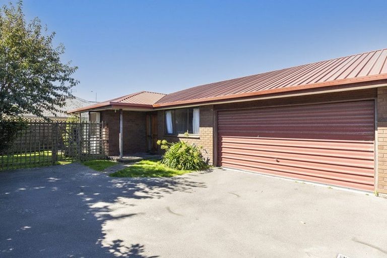 Photo of property in 2/84a Withells Road, Avonhead, Christchurch, 8042