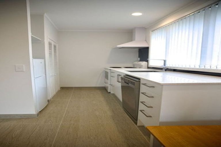 Photo of property in 1a Kiwi Esplanade, Mangere Bridge, Auckland, 2022