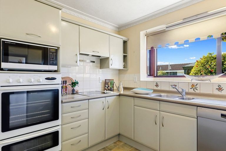 Photo of property in 27a Sayers Crescent, Ilam, Christchurch, 8041