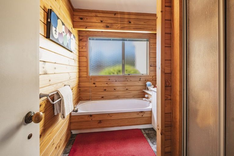 Photo of property in 26 Marchant Place, Westown, New Plymouth, 4310