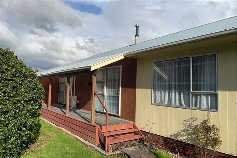 Photo of property in 2 Winslow Place, Levin, 5510