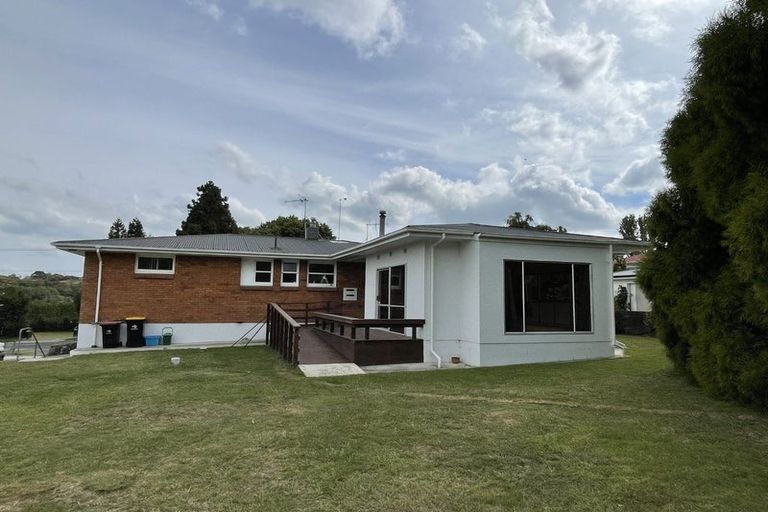 Photo of property in 384 Welcome Bay Road, Welcome Bay, Tauranga, 3175