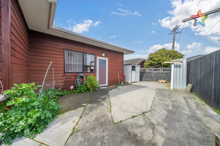 Photo of property in 2/8 Hewer Crescent, Naenae, Lower Hutt, 5011
