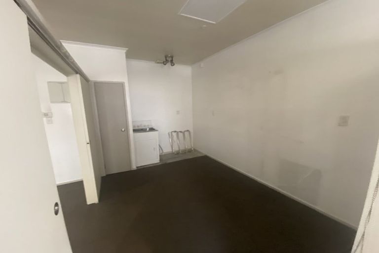 Photo of property in 28 Mulvaney Crescent, Henderson, Auckland, 0612